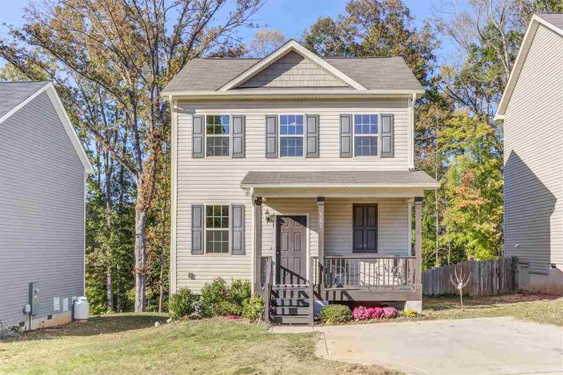 321 Chamberlain Dr, Clayton, NC 27527
