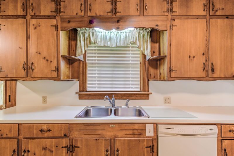 321 Crescent Dr, Clayton, NC 27520