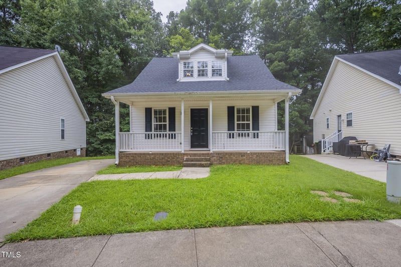 321 Cross Hill Ln, Holly Springs, NC 27540