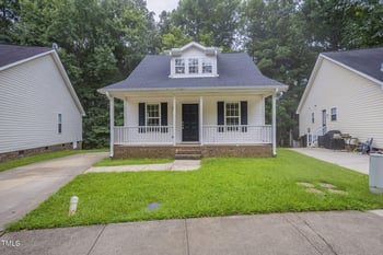 321 Cross Hill Ln, Holly Springs, NC 27540