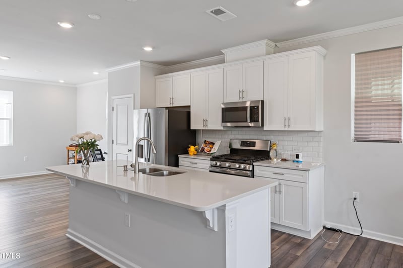 321 Devon Cliffs Dr, Wake Forest, NC 27587