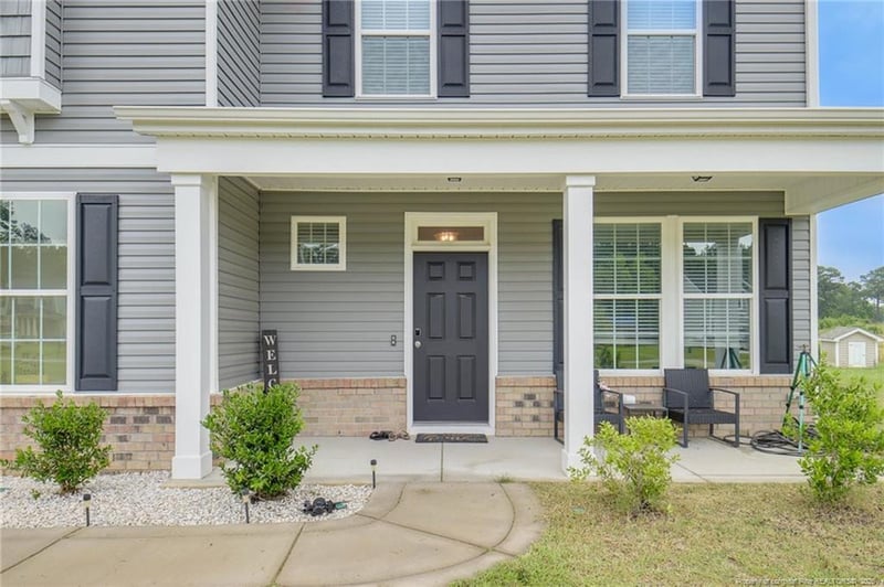 321 Gadson Dr, Hope Mills, NC 28348