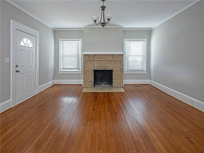 321 Hillcrest Ave, Burlington, NC 27215