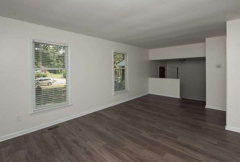 321 Irelan Dr, Raleigh, NC 27606