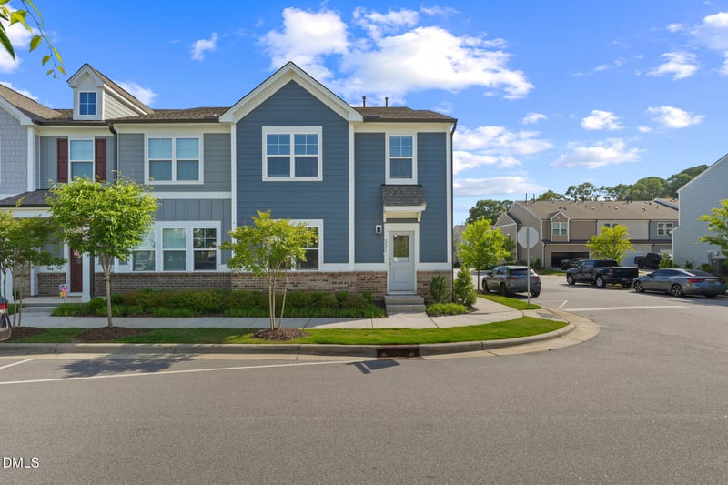 321 Parker Station Ave, Fuquay Varina, NC 27526