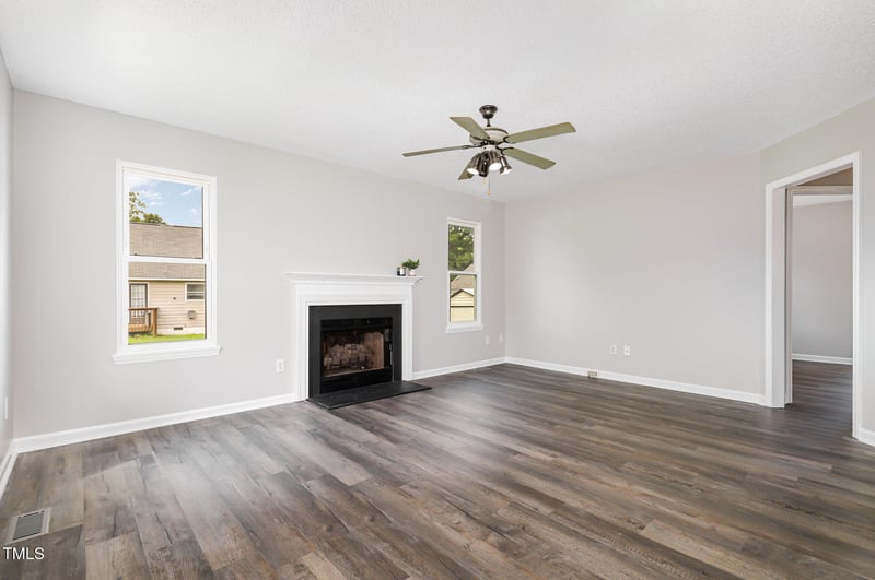321 Raleigh St, Holly Springs, NC 27540