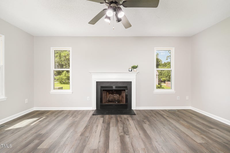 321 Raleigh St, Holly Springs, NC 27540