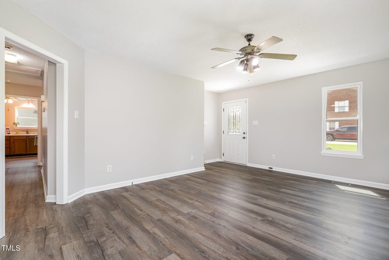 321 Raleigh St, Holly Springs, NC 27540