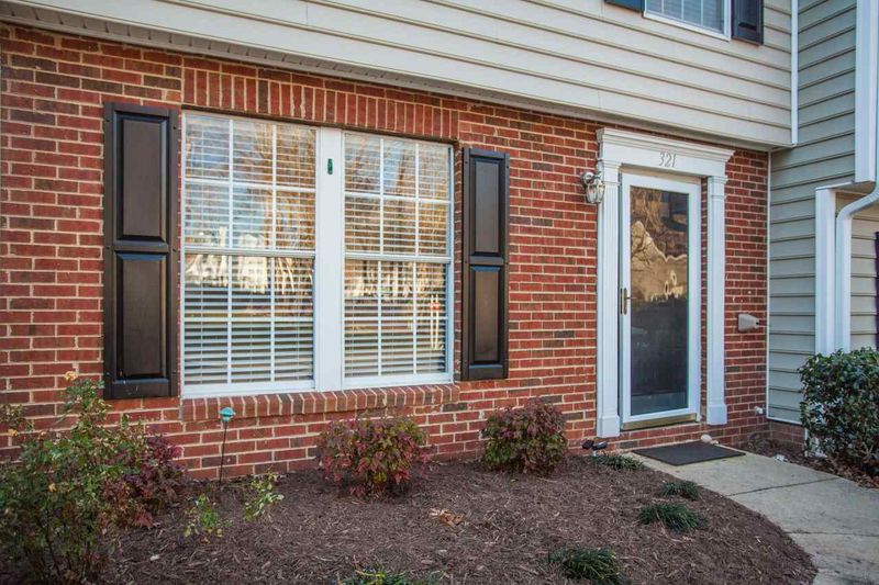 321 Riverwalk Cir, Cary, NC 27511