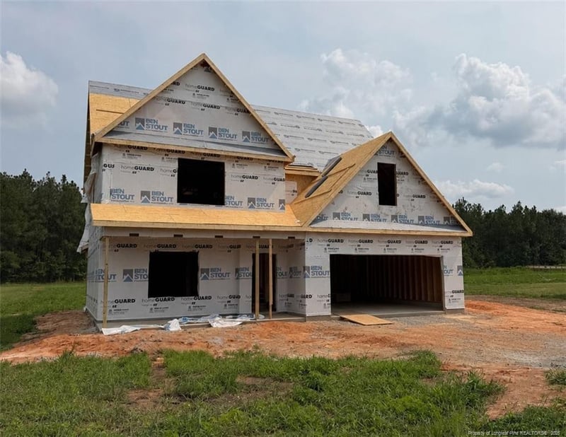 321 Thorntons Creek Dr, Erwin, NC 28339