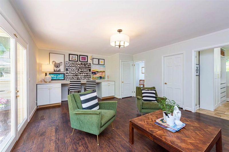 321 Wesley Dr, Chapel Hill, NC 27519