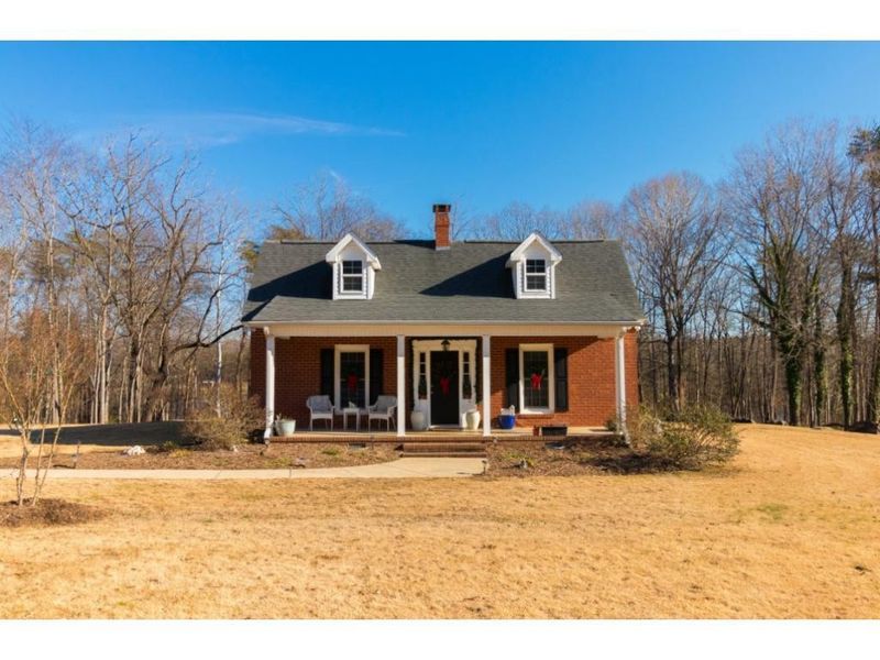 3211 Labrador Dr, Mebane, NC 27302