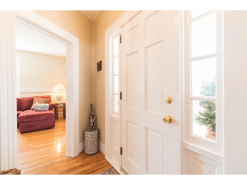 3211 Labrador Dr, Mebane, NC 27302