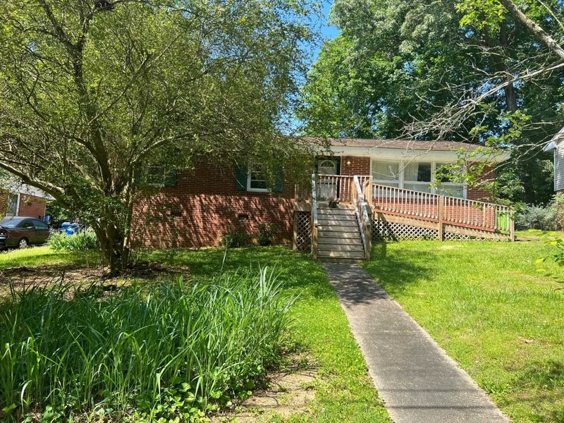 3213 Crandon Ln, Raleigh, NC 27604