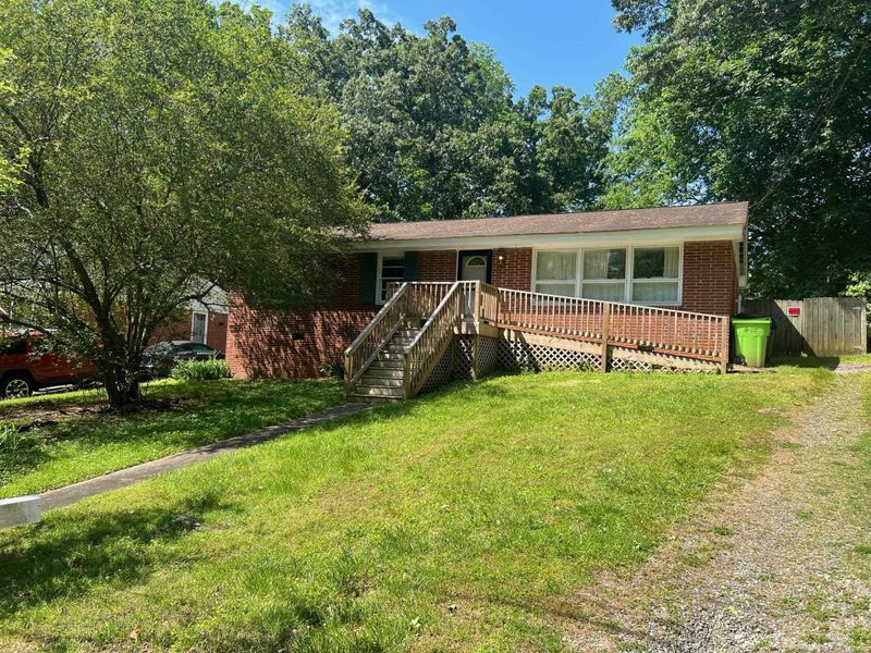3213 Crandon Ln, Raleigh, NC 27604