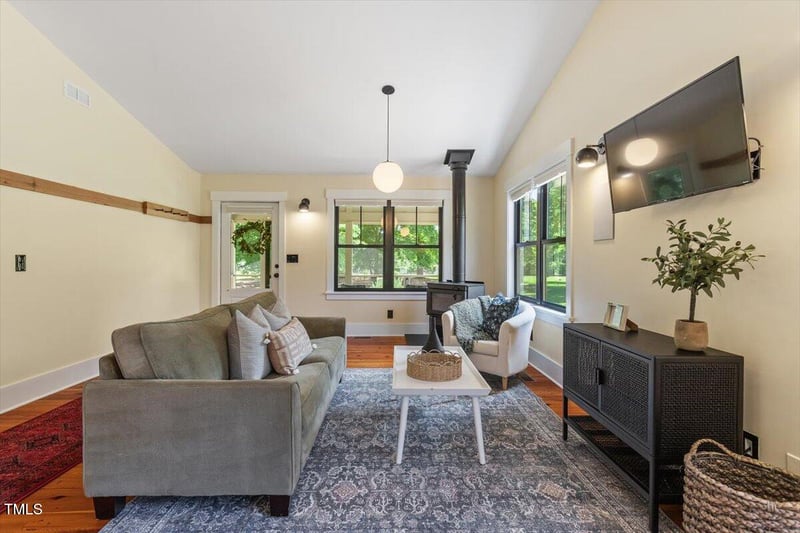 3213 Mid Pines Rd, Raleigh, NC 27606