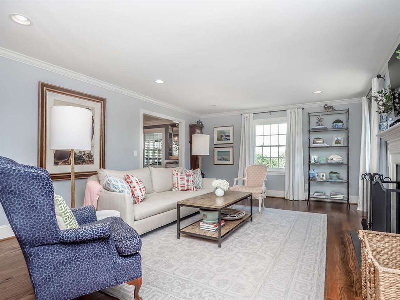 3213 Northampton St, Raleigh, NC 27609