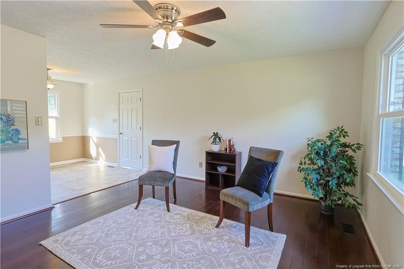 3213 Old Oak Ln, Hope Mills, NC 28348