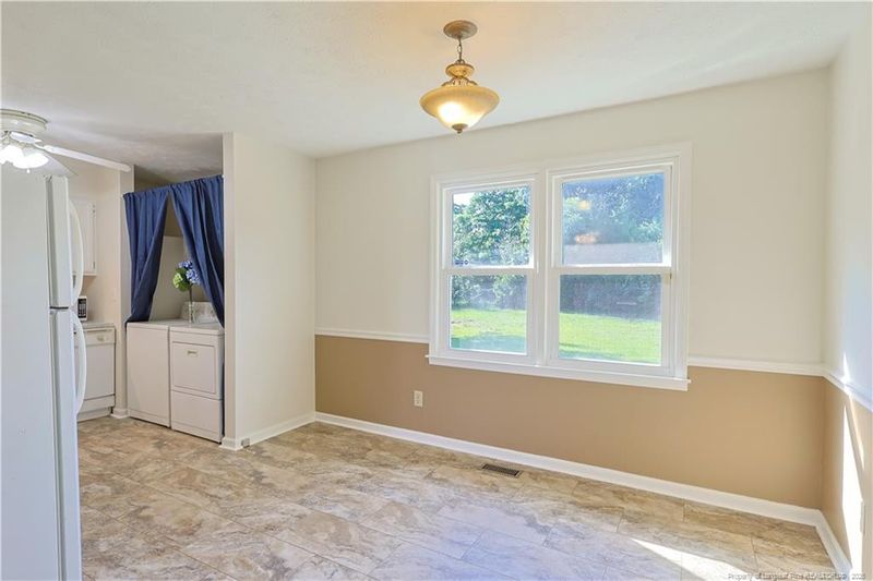 3213 Old Oak Ln, Hope Mills, NC 28348