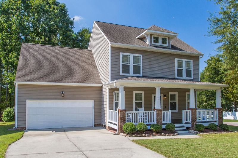 3215 Duveneck Dr, Raleigh, NC 27616