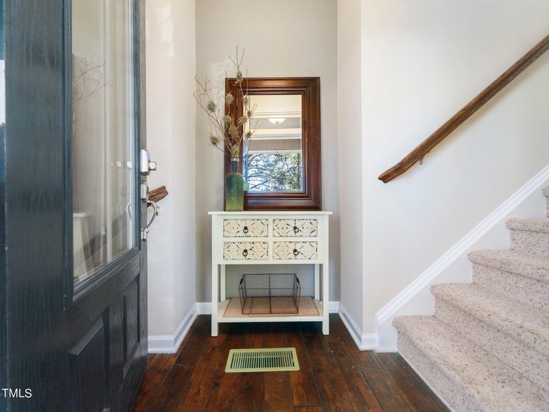 3215 Kempthorne Rd, Cary, NC 27519