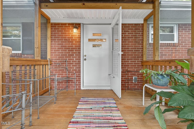 3215 Oxford Dr, Durham, NC 27707