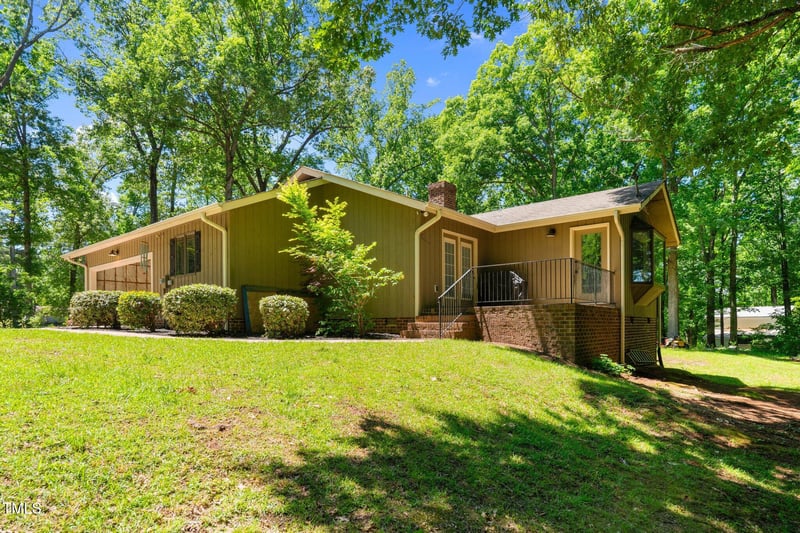 3216 Green Valley Dr, Sanford, NC 27330