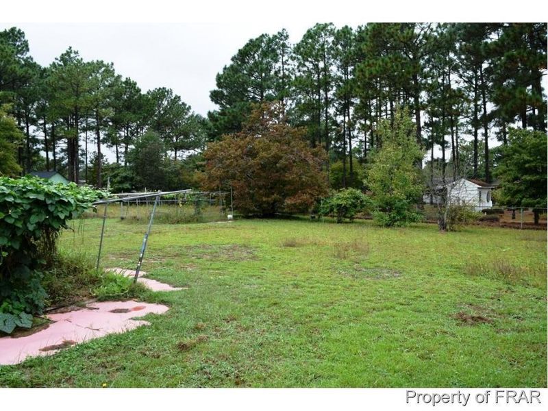 3216 Old Oak Ln, Hope Mills, NC 28348