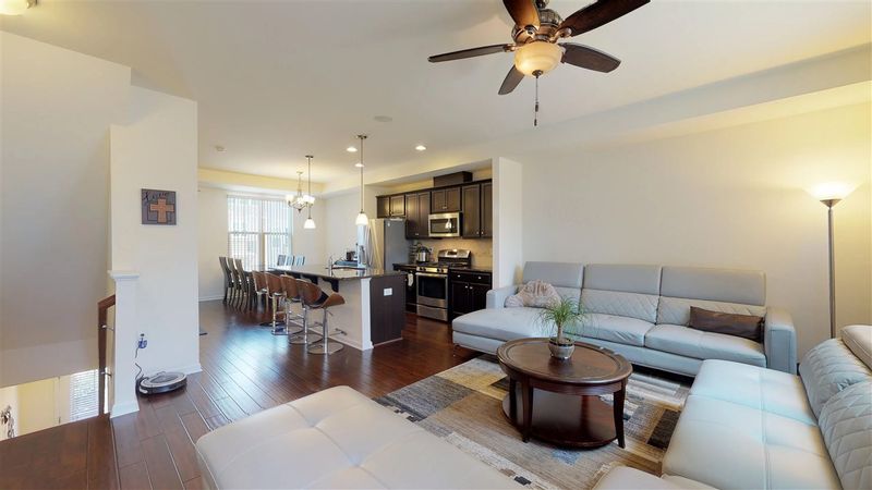 3219 Kempthorne Rd, Cary, NC 27519