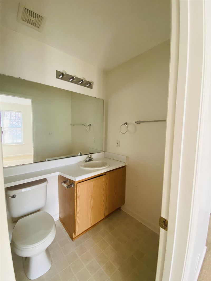 322 Commons Dr, Holly Springs, NC 27540