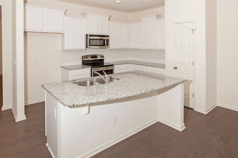 322 Duchart Ln, Fuquay Varina, NC 27526