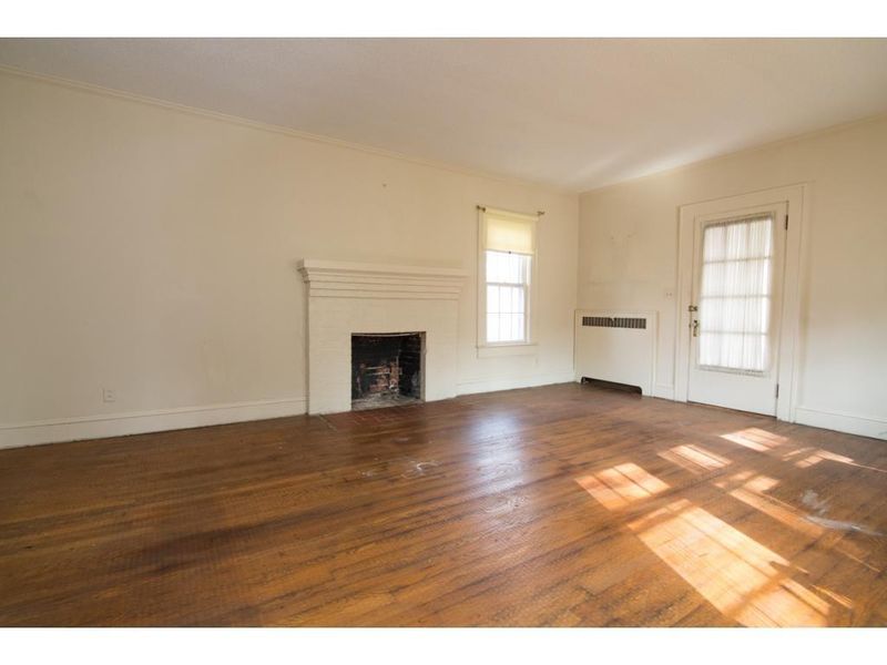 322 W Elm St, Graham, NC 27253