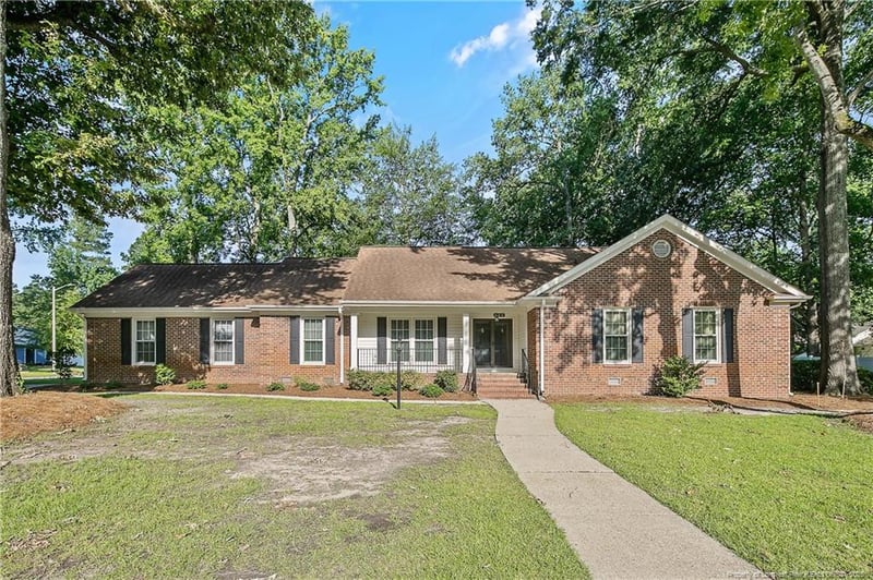 322 Lofton Dr, Fayetteville, NC 28311