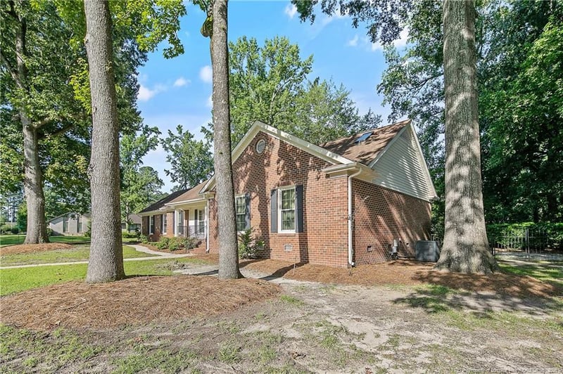 322 Lofton Dr, Fayetteville, NC 28311