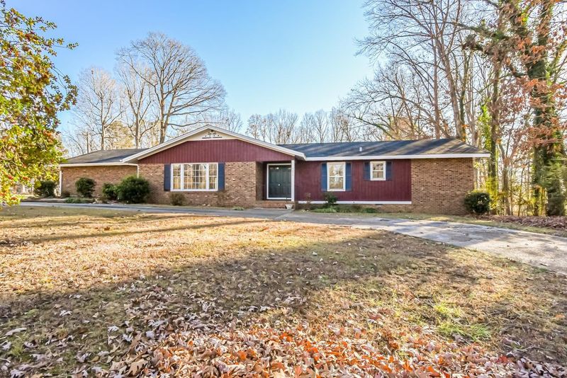 3220 Marie Dr, Raleigh, NC 27604