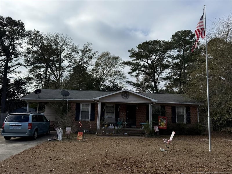3220 Periwinkle Dr, Fayetteville, NC 28306