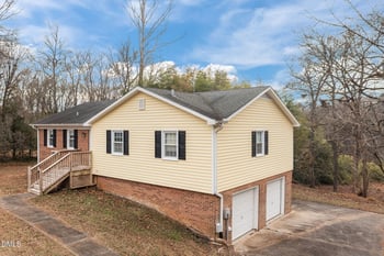 3221 Oakridge Dr, Graham, NC 27253