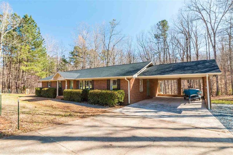 3221 Rigsbee Rd, Chapel Hill, NC 27514