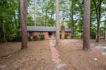 3222 Oxford Dr, Durham, NC 27707