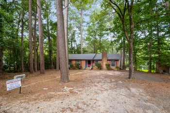 3222 Oxford Dr, Durham, NC 27707
