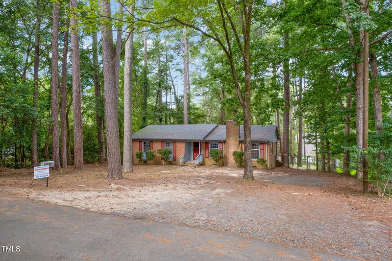 3222 Oxford Dr, Durham, NC 27707