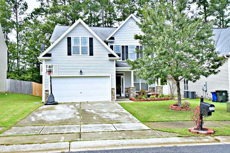 3225 Sunbright Ln, Raleigh, NC 27610