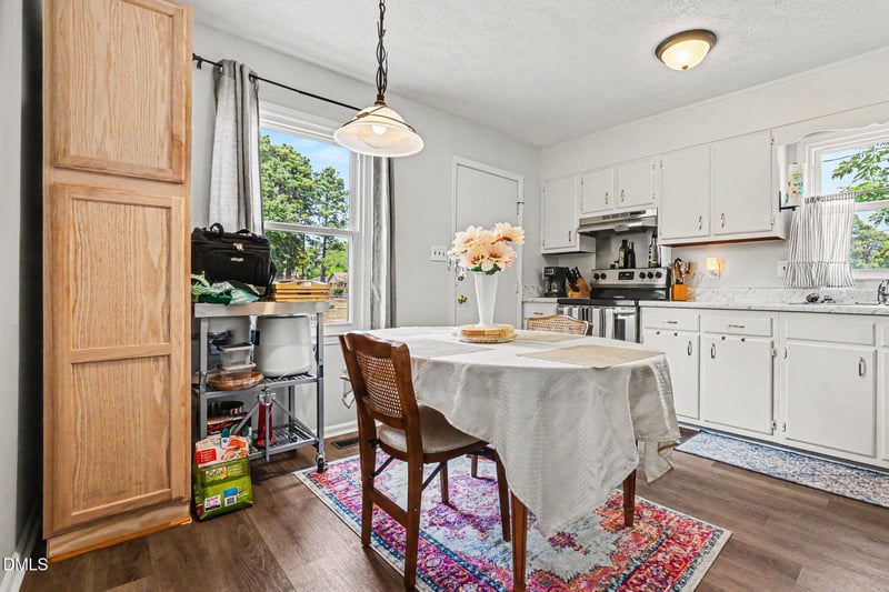 3228 Old Oak Ln, Hope Mills, NC 28348