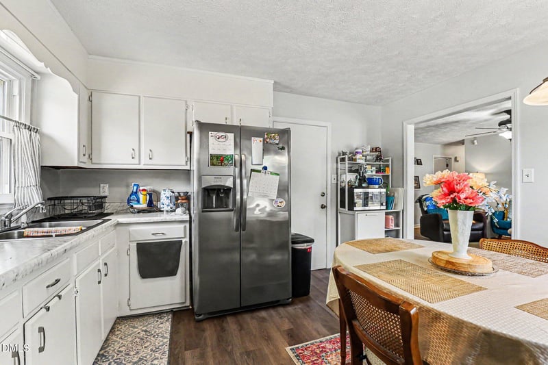 3228 Old Oak Ln, Hope Mills, NC 28348