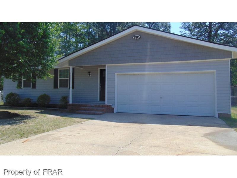 3229 Glenmore Dr, Hope Mills, NC 28348
