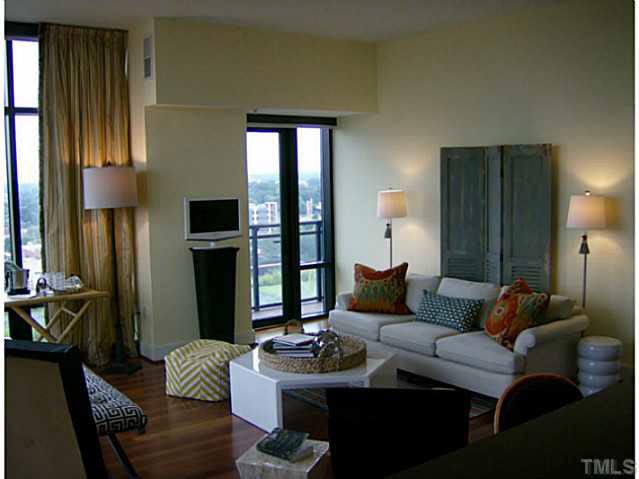 323 W Jones St #945, Raleigh, NC 27603