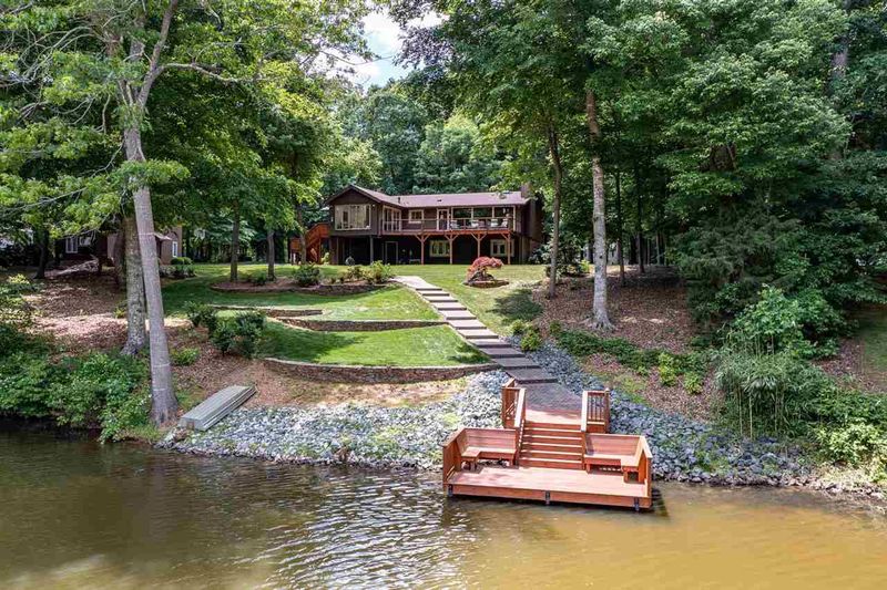 323 W Lake Trl, Mebane, NC 27302