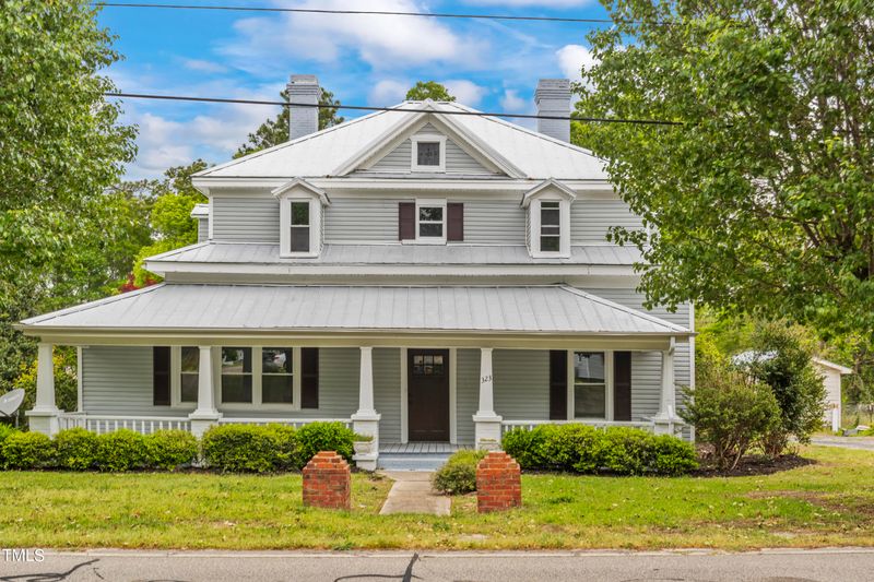 323 E Main St, Coats, NC 27521