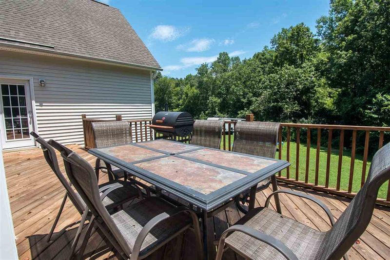 323 Saddle Ridge Dr, Willow Springs, NC 27592