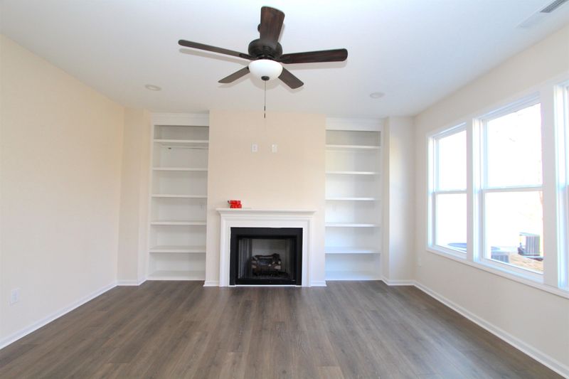 323 Sturgeon St, Smithfield, NC 27577